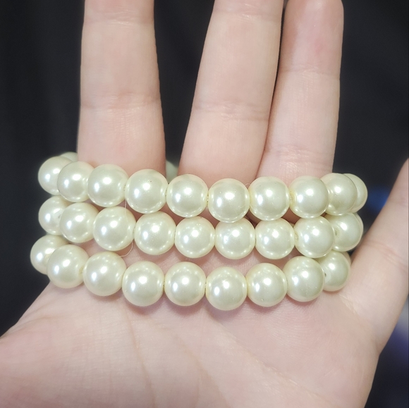 Faux Pearl Vintage Bracelet - Picture 2 of 2